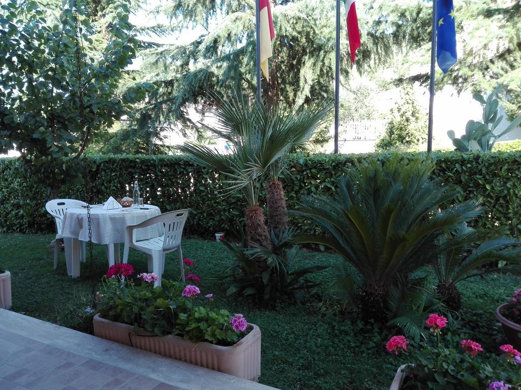 B&B Le Begonie Ascoli Piceno Bagian luar foto